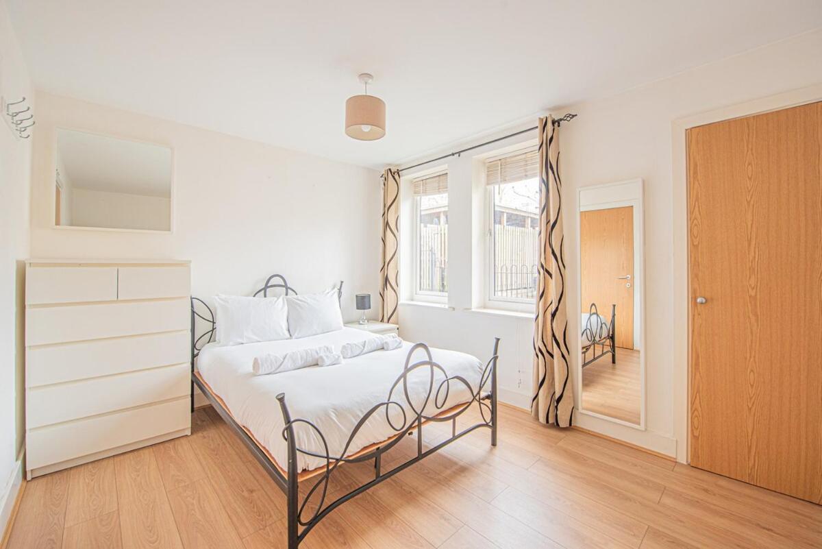 Appartement Stylish Spacious 3 Bed 5min Walk From Station